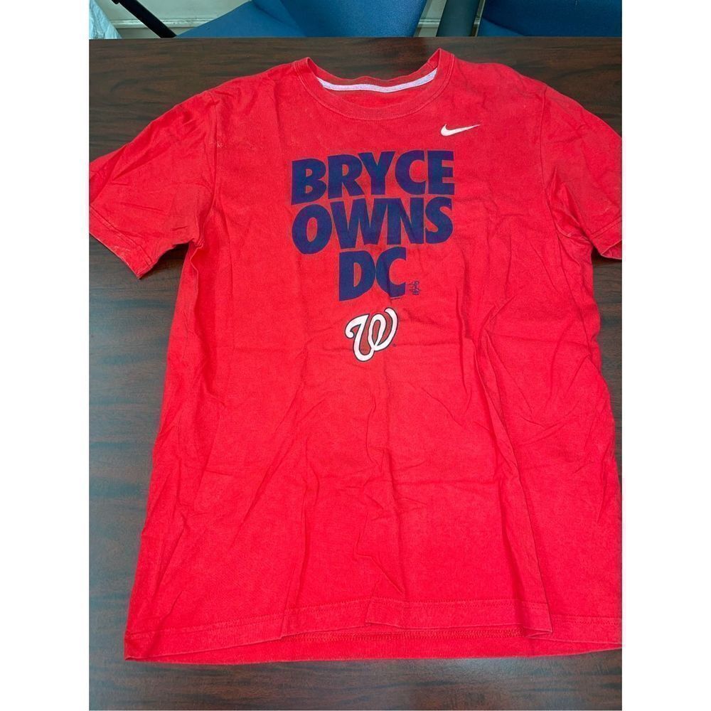 Washington Nationals MLB Bryce Owns DC Nike Regular Fit Red Short Sleeve Tee